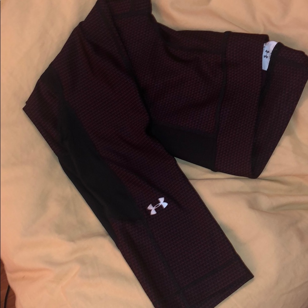 Purple cropped athletic leggings